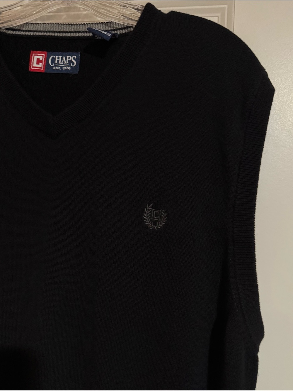 Chaps Men’s XL sweater vest- black with gray embroidery logo- super nice